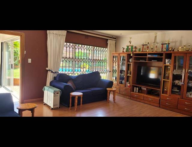 4 BEDROOM HOUSE FOR SALE IN GLENVISTA